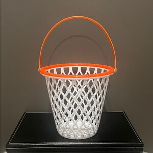 💝 10/$10 💝 Orange and White Basket with Handle